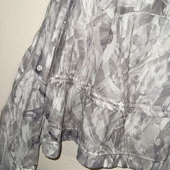 lightweight woven side snap anorak - Picture 7 of 7